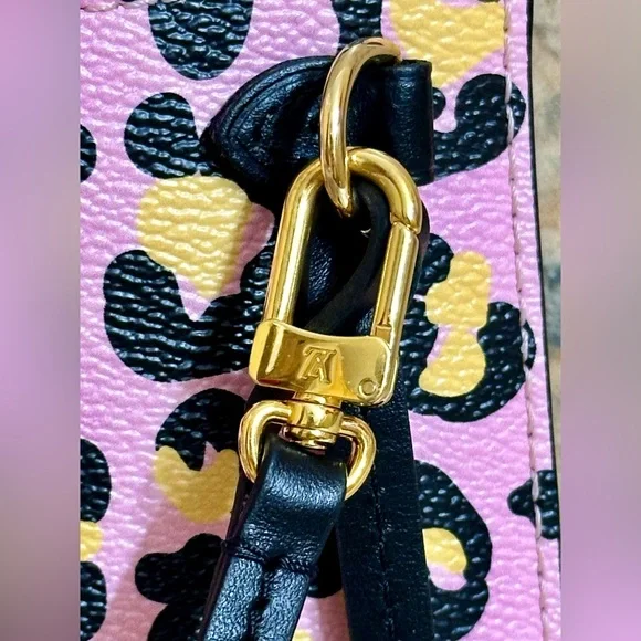 Louis Vuitton WILD AT HEART NEVERFULL WRISTLET POUCH - Picture 5 of 16